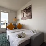 Cia - Pereire, Spacious Flat With Balcony