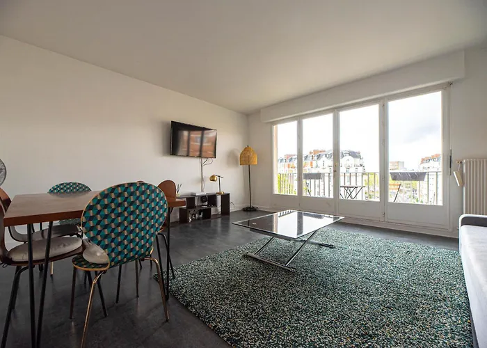 Cia - Pereire, Spacious Flat With Balcony